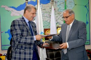 توقيع عقد إنشاء شبكة الصرف الصحي بتجمع قروي سنهور البحرية بالفيوم2
