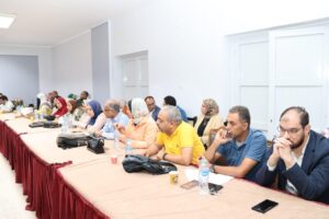 صورة-اجتماع شهري لمناقشة مشروعات الصرف الصحي بالفيوم