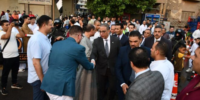 صورة-محافظ الفيوم يهنئ المواطنين بعيد الأضحى المبارك