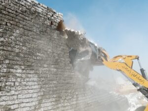 تعديات على أراضي بإطسا